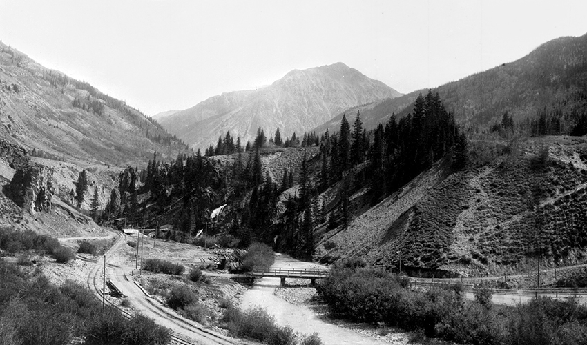 Silverton Northern mainline across the river from the Waldheim mansion that was the home for Ed and Lena Stoiber. This location is shortly before the Stoiber’s Silver Lake Mill.